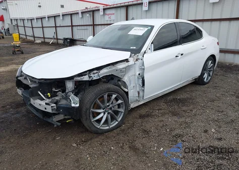 2017 Alfa Romeo Giulia Awd z USA, uszkodzony, nr VIN ZARFAEDNXH7550518